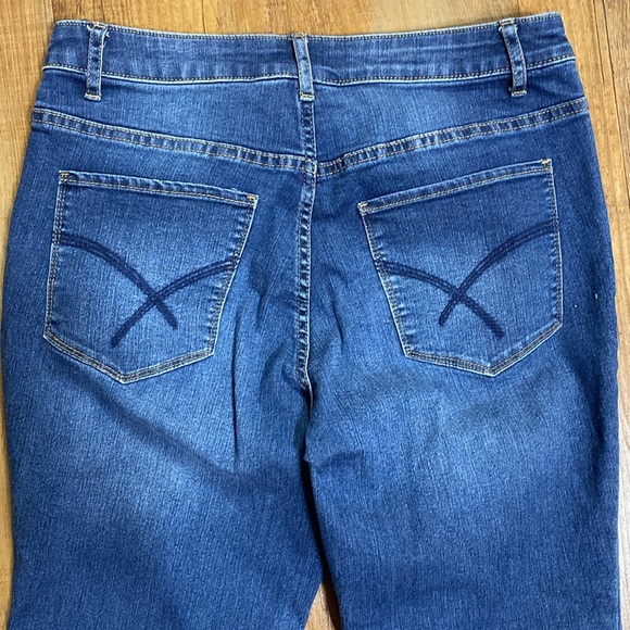 Christopher & Banks boot cut blue jeans size 4P - Picture 2 of 8